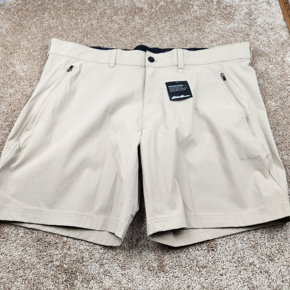 Eddie Bauer MR Horizon Guide Wander Shorts LT Khaki Size 42 Zip Pockets NWT